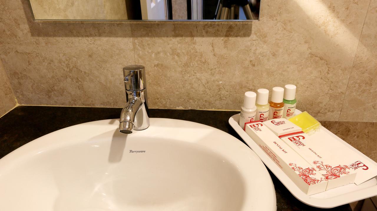 Highsky Whitefield Hotel Bangalore Bagian luar foto